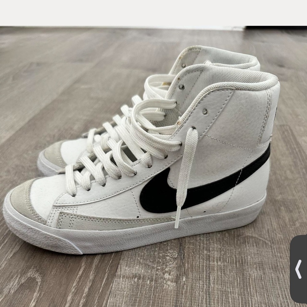 Nike Women's mid 77’ blazers